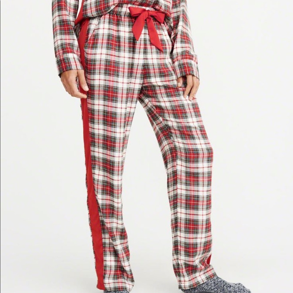 NWT! Abercrombie & Fitch Plaid Pajama Pant Medium